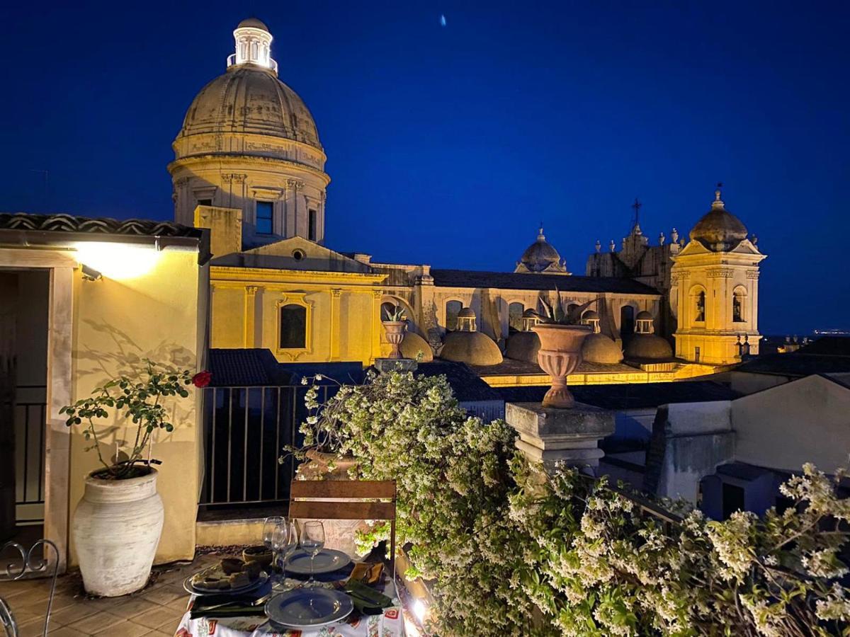 Casa Modica - Luxury Rooms Noto Exteriör bild
